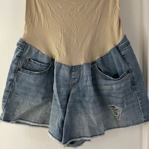 A•GLOW Maternity Boyfriend Jean Shorts